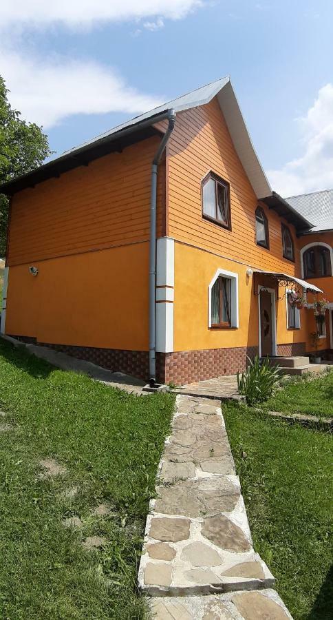 Guest House Karpaty Yaremche Exterior photo